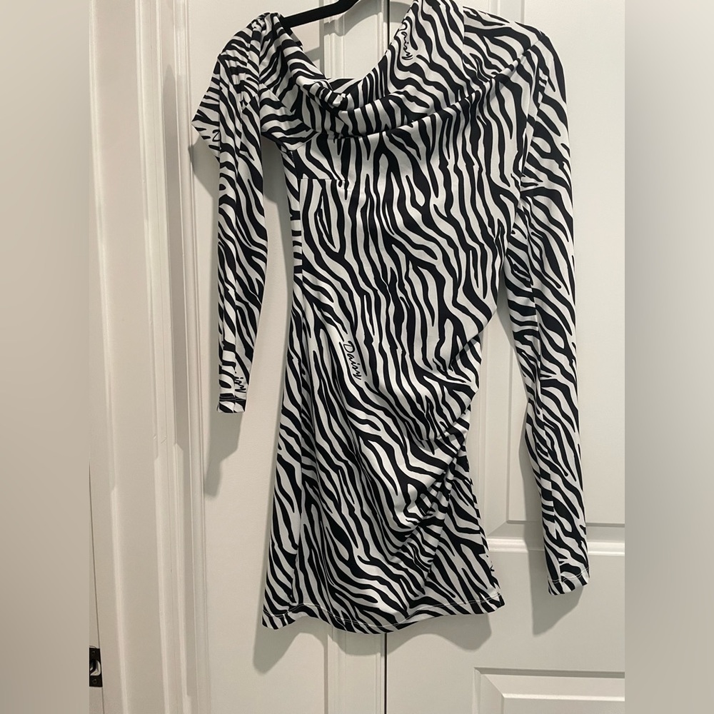 Daisy Daisy tv zebra dress